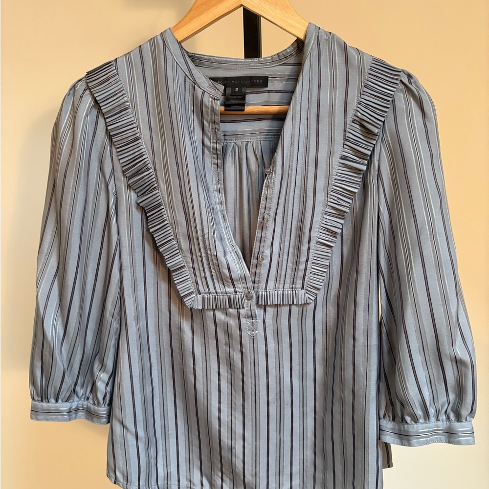 Marc By Marc Jacobs 100% silk top. - Picture 2 of 7